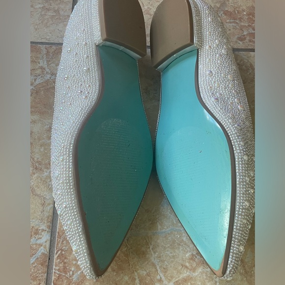 Betsey Johnson ivory beaded Jude flats size 7 worn once - Picture 4 of 5